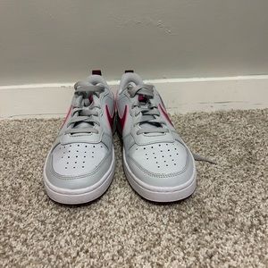 Women’s Nike shoes
